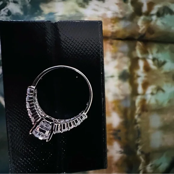 Swarovski Crystal & Silver Ring, Size 7 - Picture 5 of 15